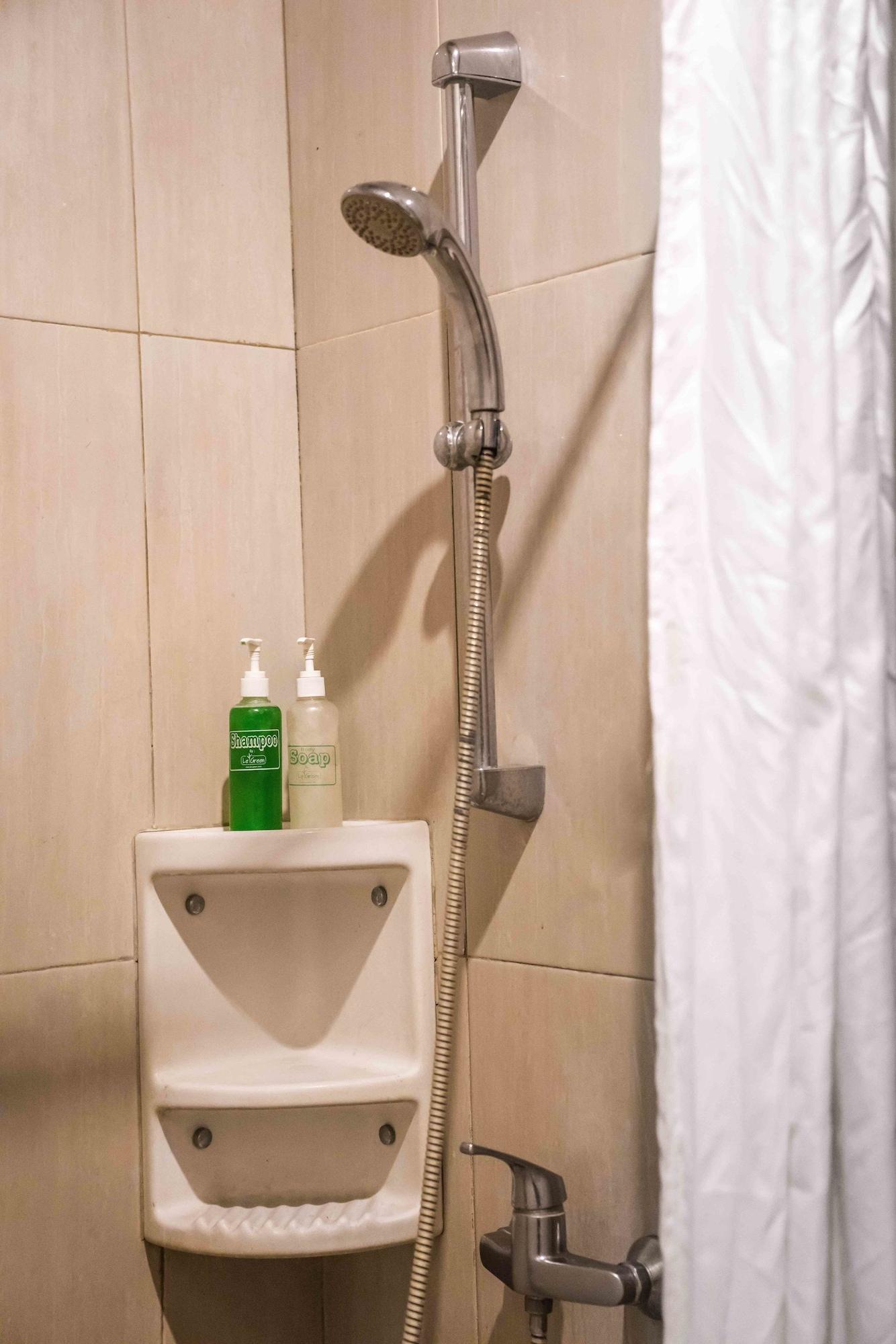 LeGreen Suite Gatot Subroto Jakarta Bagian luar foto