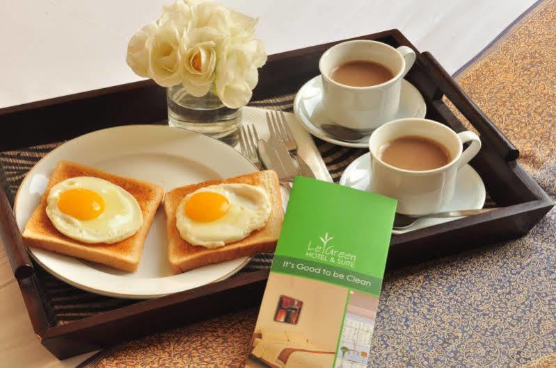 LeGreen Suite Gatot Subroto Jakarta Bagian luar foto