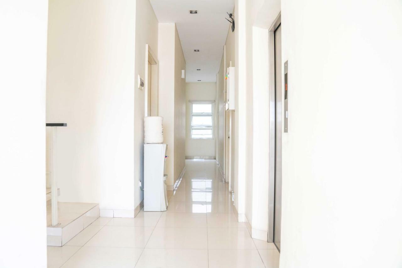 LeGreen Suite Gatot Subroto Jakarta Bagian luar foto